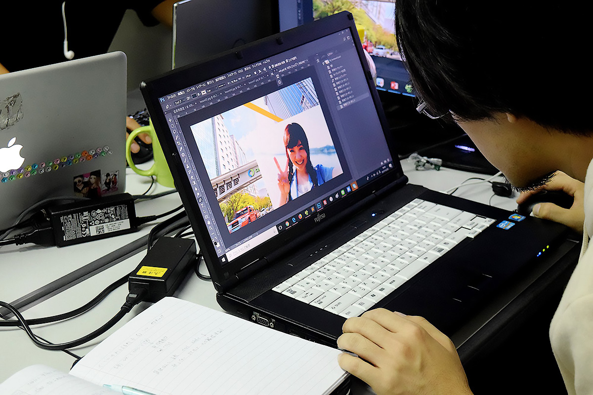 Photoshopを使った写真加工を学んでいる仲原さん