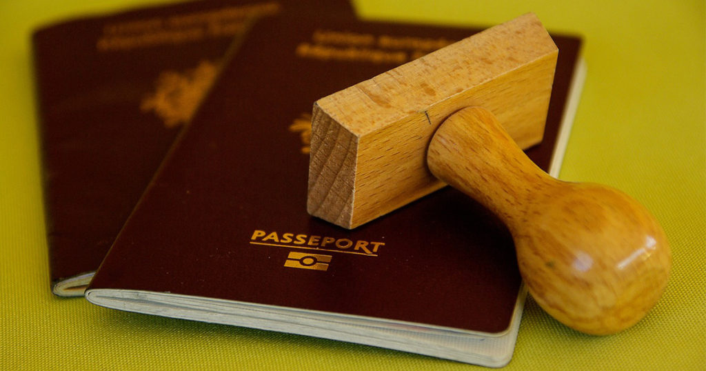 パスポートとVISA